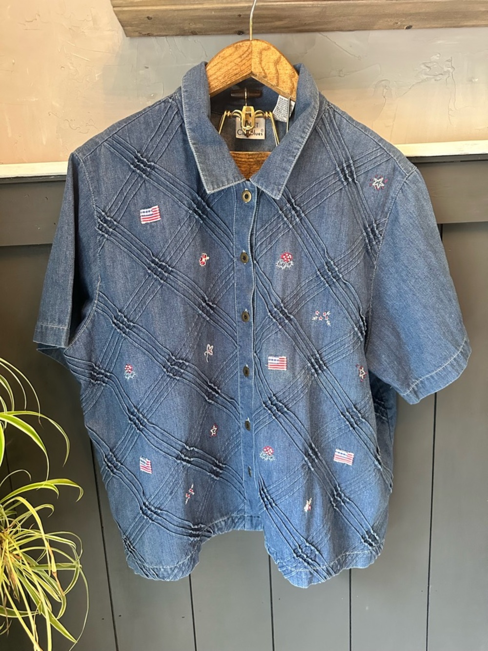 Koret Vintage Flag Embroidered Denim Shirt Size 22W Textured Button-Up